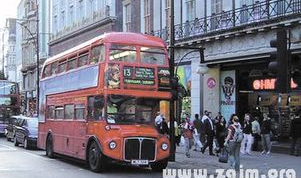 周公解梦梦见很多人挤公交车,多人挤公交,预示着怎样的未来?